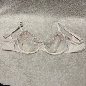 Victoria’s Secret Body by Victoria Unlined Demi